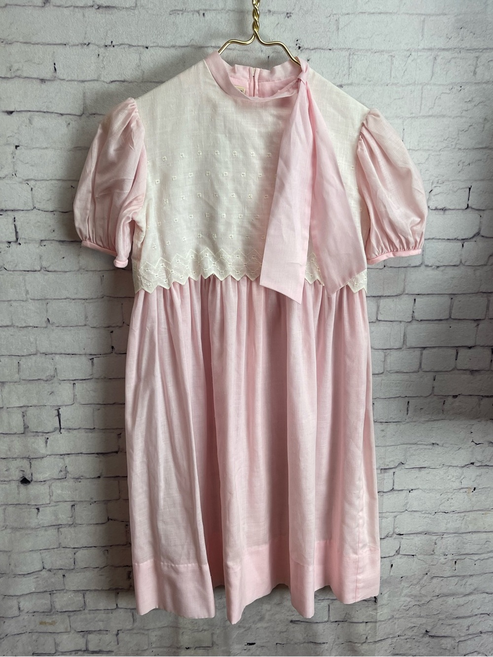 Erin Vintage girls dress size 12 pink with cream lace bodice